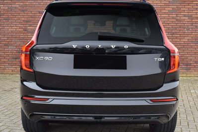 Volvo XC90 T8 AWD Plug-In Hybrid Ultra Dark