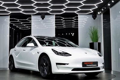 Tesla Model 3 3 Standard Range Plus