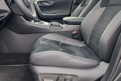 Toyota RAV4 GR Sport 2.5 Hybrid Dynamic Force