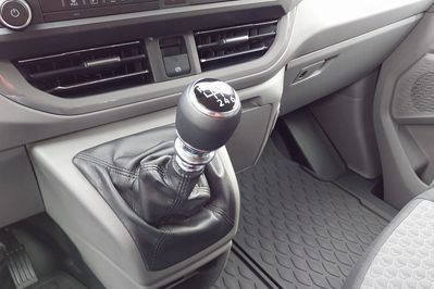 Volkswagen Caravelle TDI L2H1
