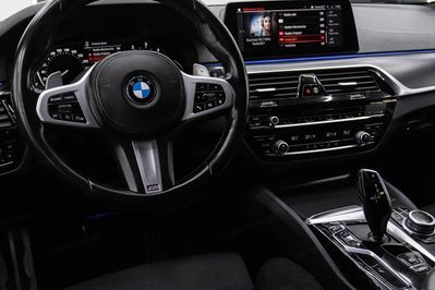 BMW Seria 5 Touring 520d xDrive M Sport