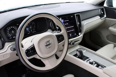Volvo V60 Cross Country D4 Momentum Pro aut