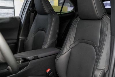 Lexus UX 300h F Sport Design