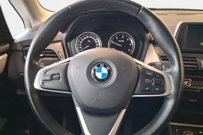 BMW Seria 2 216d aut