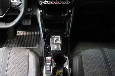 Peugeot 208 Allure e-DCS6  1.2 mHEV