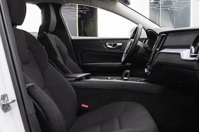 Volvo V60 B3 B Momentum Core