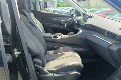 Peugeot 5008 1.6 Puretech Allure S&S EAT8