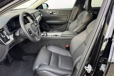 Volvo V60 B4 B Plus Dark