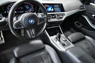 BMW Seria 3 Touring 330e M Sport
