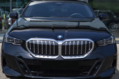 BMW Seria 5 550e xDrive M Sport