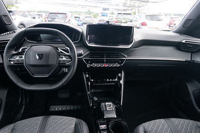 Peugeot 2008 Allure e-DCS 1.2 mHEV