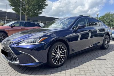 Lexus ES 300h Business Edition 2.5 E-CVT