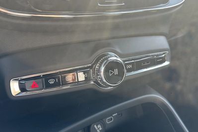 Volvo XC40 B3 Plus Dark aut
