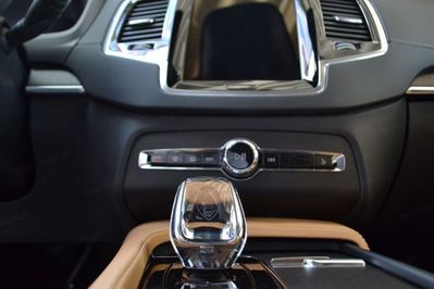Volvo XC90 Hybrid Ultra Bright