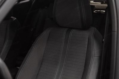 Peugeot 2008 1.2 PureTech Allure S&S EAT8