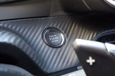 Peugeot 2008 Allure EAT8 1.2 PureTech