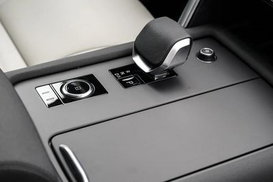 Land Rover Discovery V D250  S