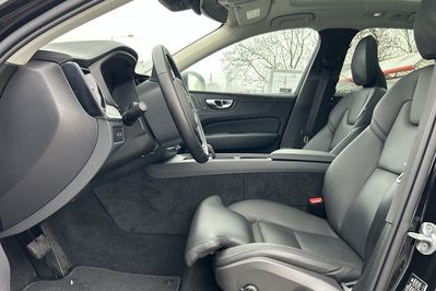 Volvo XC60 T6 Plug-In Hybrid AWD Plus Dark aut