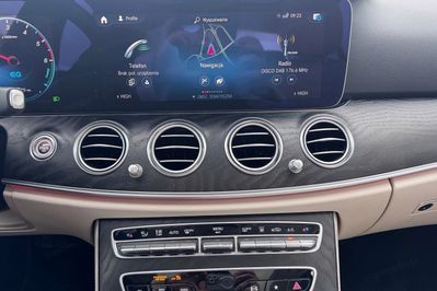 Mercedes Klasa E 300 de Exclusive