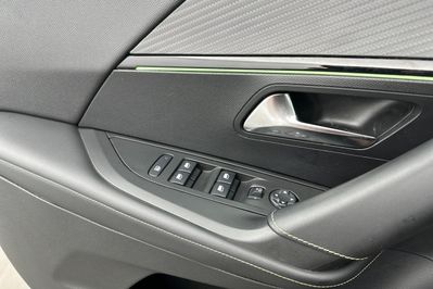 Peugeot 2008 GT 1.2 PureTech EAT8