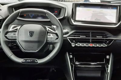Peugeot 2008 GT Exclusive e-DCS6 1.2 PureTech mHEV