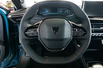 Peugeot 2008 Edition e-DCS6 PureTech mHEV