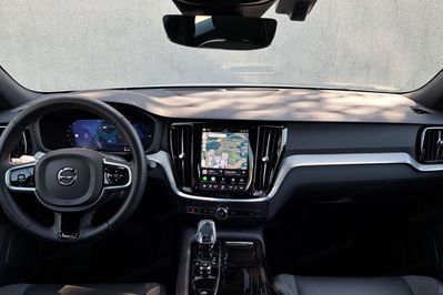 Volvo V60 T6 AWD Plug-In Plus Dark