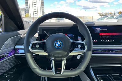 BMW Seria 7 M760e PHEV xDrive sport-aut