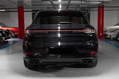Porsche Cayenne E-Hybrid Black Edition