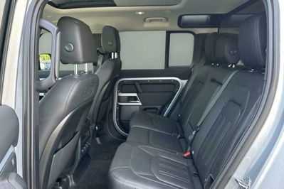 Land Rover Defender 110 3.0 P400 First Edition