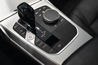 BMW Seria 3 330i Luxury Line aut