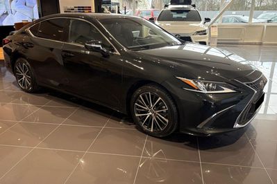 Lexus ES 300h Business Edition 2.5 E-CVT