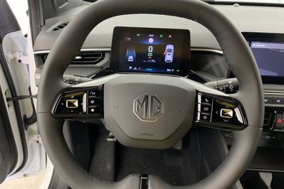 MG 3 Exclusive 1.5 Hybrid+ AT