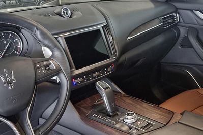 Maserati Levante GT AWD Nerissimo Sport