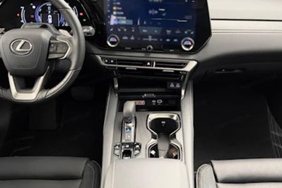 Lexus RX 450h+ Omotenashi 2.5 Hybrid Plug-in