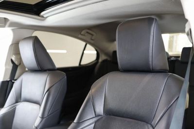Lexus ES 300h Business Edition
