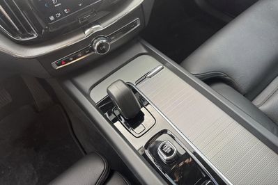 Volvo XC60 B4 B Plus Dark