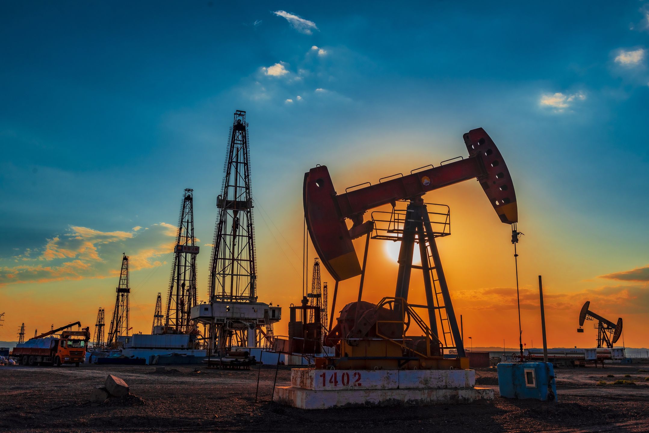 Oil Prices Dip 2% As Ceasefire Talks Progress, Easing Supply Concerns