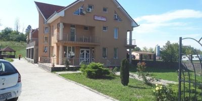 Pensiunea Corina Băile 1 Mai - foto 2