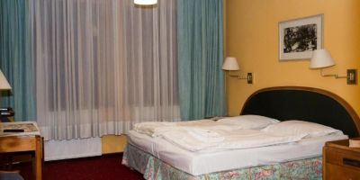 Hotel Karkonosze Kamienna Góra - foto 4