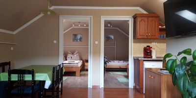 Family Apartman pro 6 os. se 3 ložnicemi v podkroví - Napsugár Apartman Kistolmács, foto 1