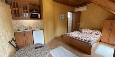 Studio Apartman s manželskou postelí s 1 ložnicí na poschodí - Balaton Apartmanház Zamárdi, foto 1