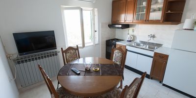 Apartman s klimatizací s terasou pro 4 os. s 1 ložnicí A-6445-a - Apartments By The Sea Turanj, Biograd - 6445 Turanj, foto 2