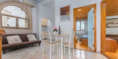 Apartman s klimatizací s terasou pro 4 os. se 2 ložnicemi A-13927-a - Apartments With Parking Space Poreč - 13927, foto 1