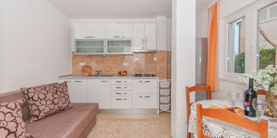 Apartman s klimatizací s terasou pro 4 os. s 1 ložnicí A-14422-c - Apartments With Parking Space Omiš - 14422, foto 3