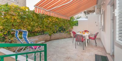 Apartman s klimatizací s terasou pro 4 os. s 1 ložnicí A-14422-c - Apartments With Parking Space Omiš - 14422, foto 1