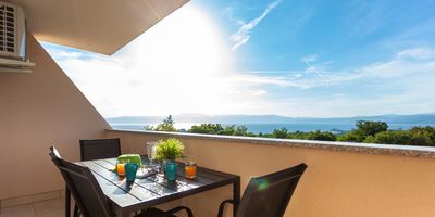 Economy Apartman pro 4 os. se 2 ložnicemi s výhledem na moře - Apartmani Didi Omišalj, foto 1