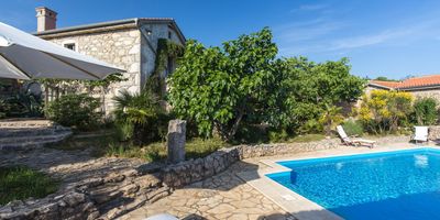 Apartman s klimatizací s terasou pro 6 os. se 3 ložnicemi K-17293 - Family Friendly House With A Swimming Pool Bajčići, Krk - 17293 Bajčići, foto 1
