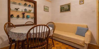 Apartman pro 5 os. se 3 ložnicemi s výhledem do zahrady přízemní - Apartmani Clementina 2 Crikvenica, foto 1