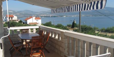 Apartman s klimatizací s terasou pro 6 os. se 2 ložnicemi A-17456-a - Apartments By The Sea Slatine, Čiovo - 17456 Slatine, foto 1